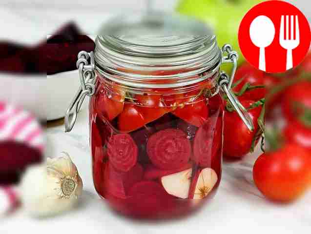 Домашние маринованные помидоры со свеклой