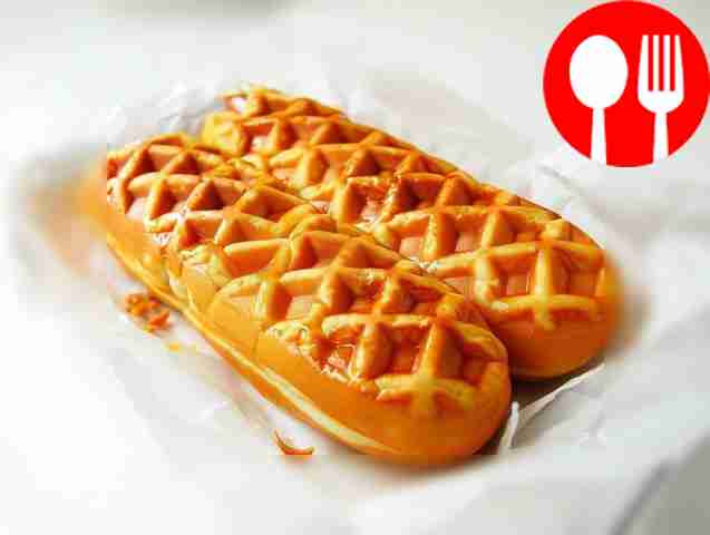Домашний хот-дог в вафельнице