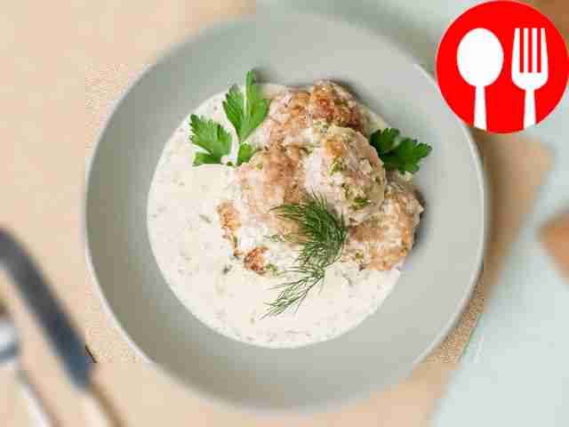 Биточки со сметаной