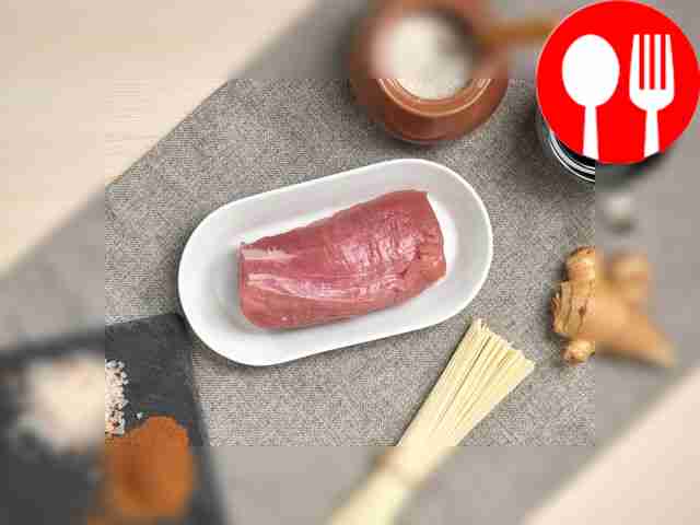 Размораживайте свинину в холодильнике примерно...