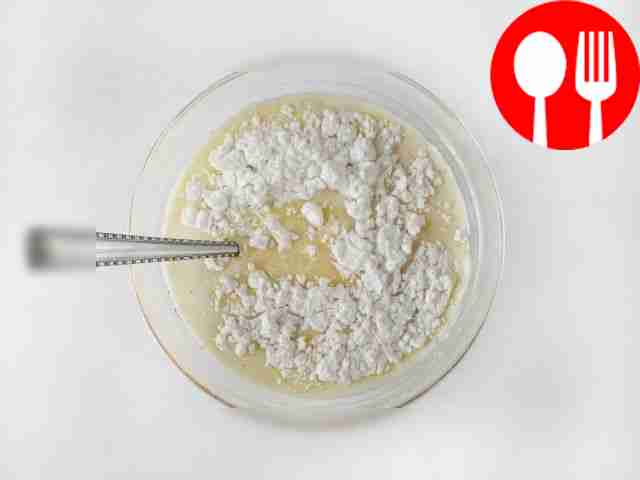 Соедините желтки с сахаром и йогуртом,...