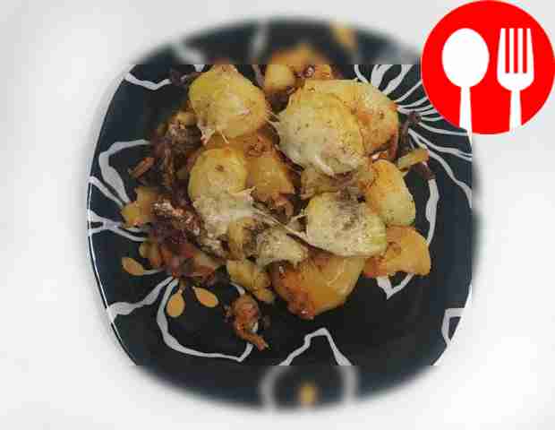 Картофельная запеканка с килькой в томатном соусе