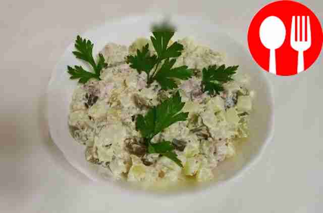 Острая закуска из сала и соленых огурцов