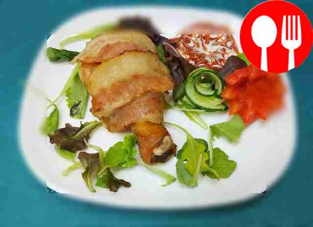 Нежный бекон с куриными ножками