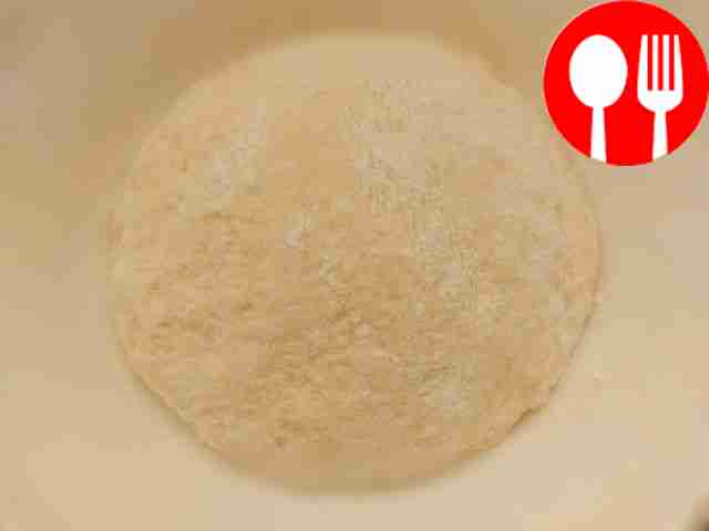 Возьмите муку, высыпьте её в миску,...