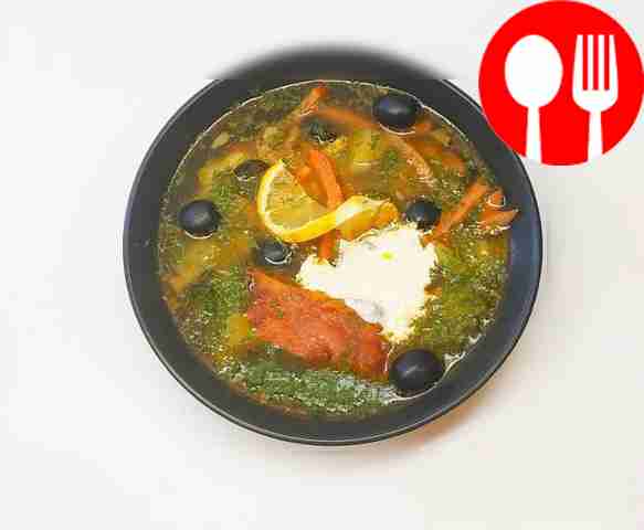 Аппетитная солянка с копченой свининой