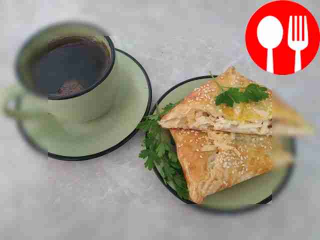 Пирожки слоеные с курицей и сливочным сыром