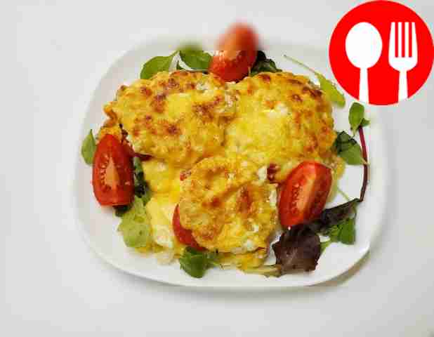 Украсьте готовое блюдо зеленью и подайте его...