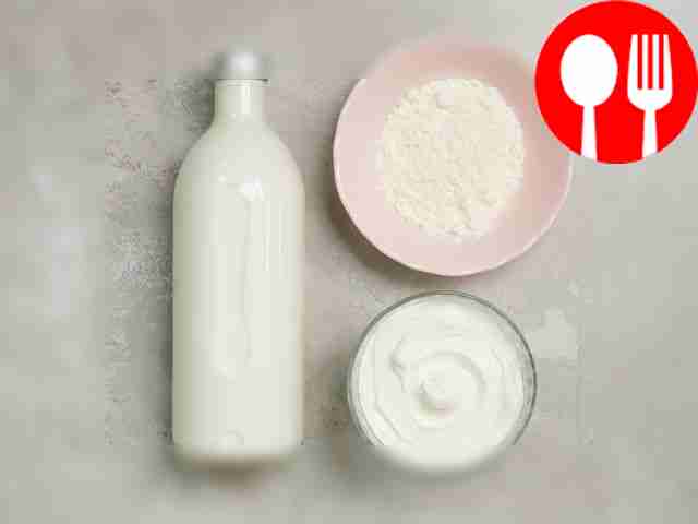 Подготовьте йогуртницу и небольшой ковшик или...