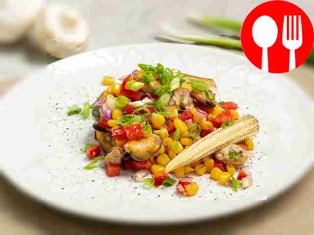Салат с мидиями и кукурузой