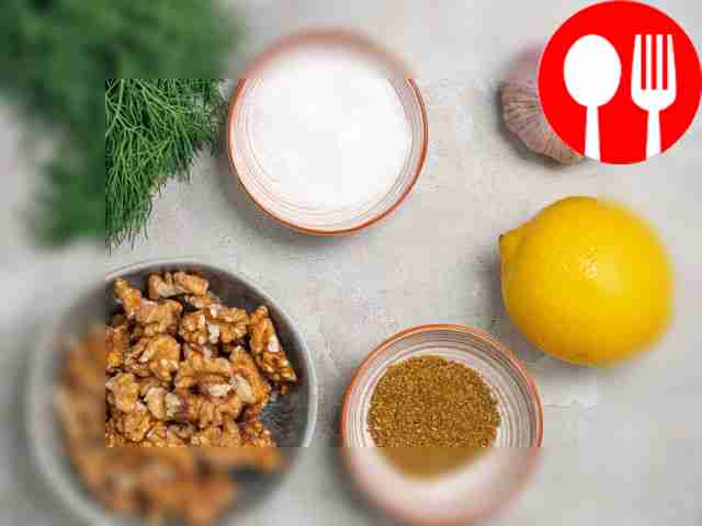 Очистите чеснок от шелухи. Вымойте лимон и...