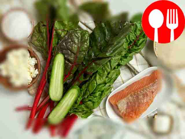 Тщательно промойте рис под проточной водой...