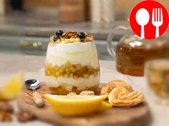 Йогурт с яблоками