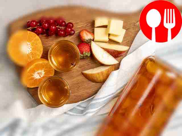 Перед началом подготовки очистите мандарины,...