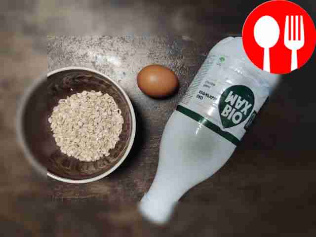 Красную рыбу нарежьте тонкими ломтиками....