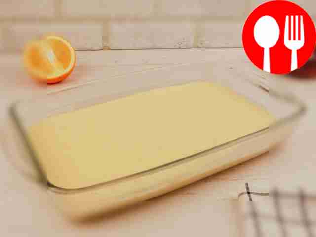 Перемешайте тесто и перелейте его в форму для...