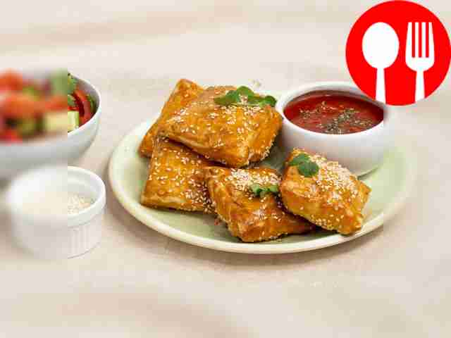 Самса с бараниной из слоеного теста