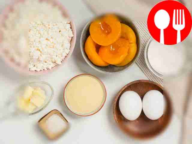 С консервированных персиков слейте жидкость....