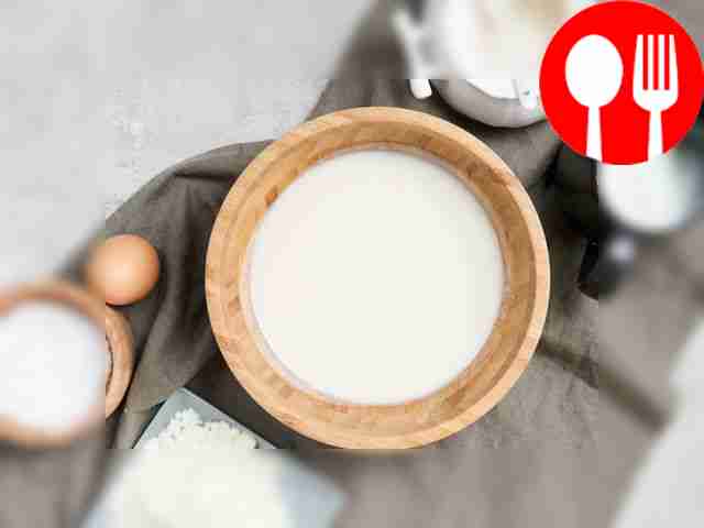 Приготовьте опару. Свежие дрожжи покрошите,...