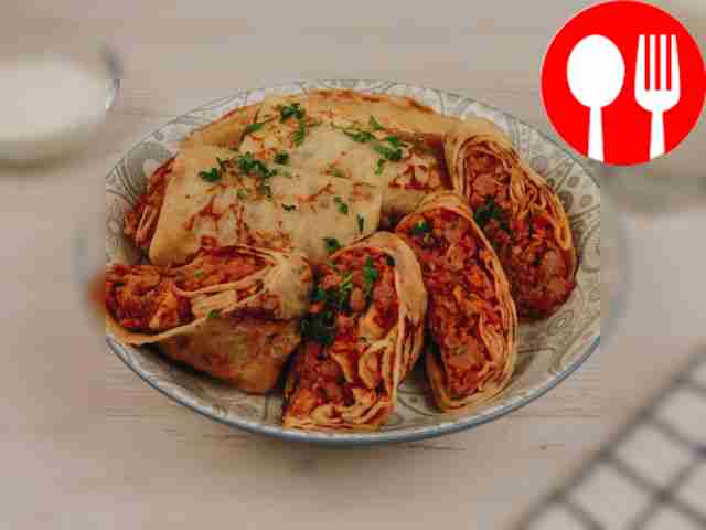 Блинчики с фаршем и томатным соусом