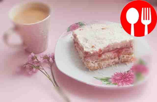 Белоснежный торт с кокосовым кремом и малиновым джемом