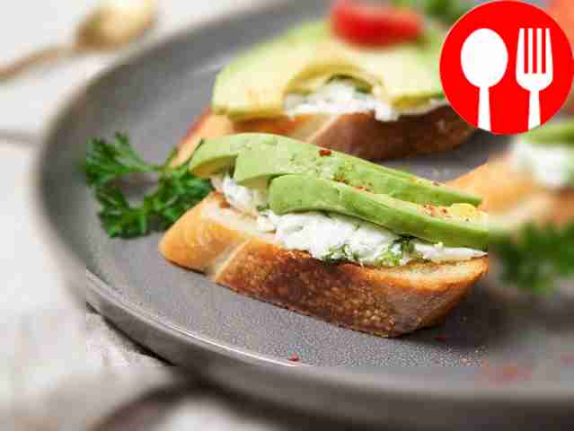 Багет с авокадо