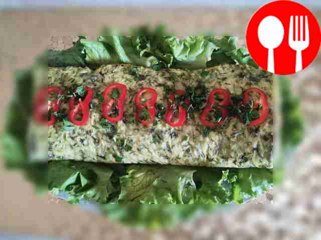 Рулет из кабачков с помидорами и зеленью