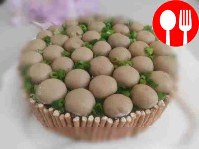 Праздничный салат с маринованными шампиньонами «Грибочки на полянке»