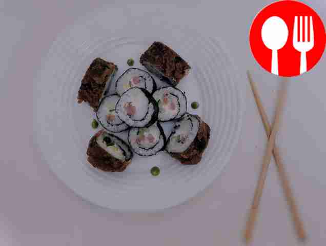 Роллы с мидиями и семгой