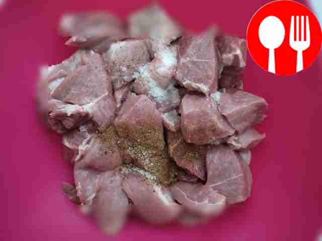 Мясо нарежьте мелкими кубиками — примерно...