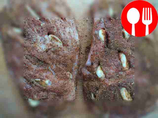 Сделайте на мясе небольшие надрезы и...