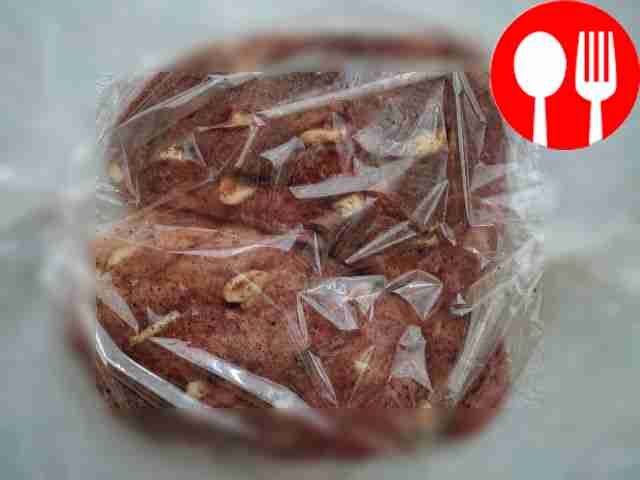 Поместите мясо в рукав, отправьте его в...