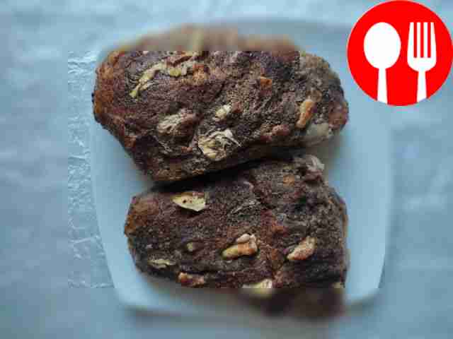 Ароматная буженина, шпигованная чесноком