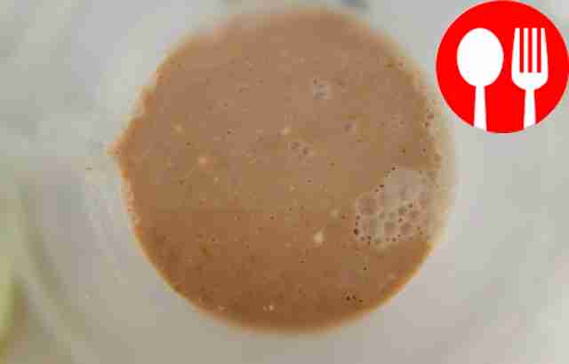 В миске соедините сметану, томатную пасту,...