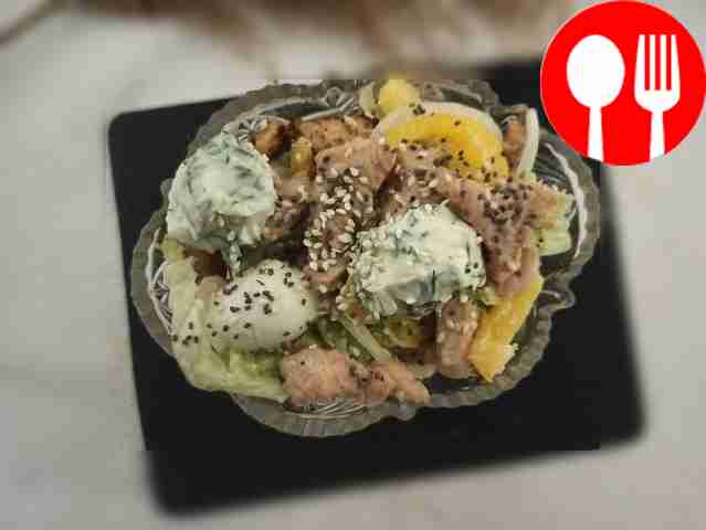 Экстравагантный салат с индейкой и творожными шариками