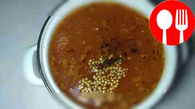 Добавьте в суп томатную пасту, кориандр,...