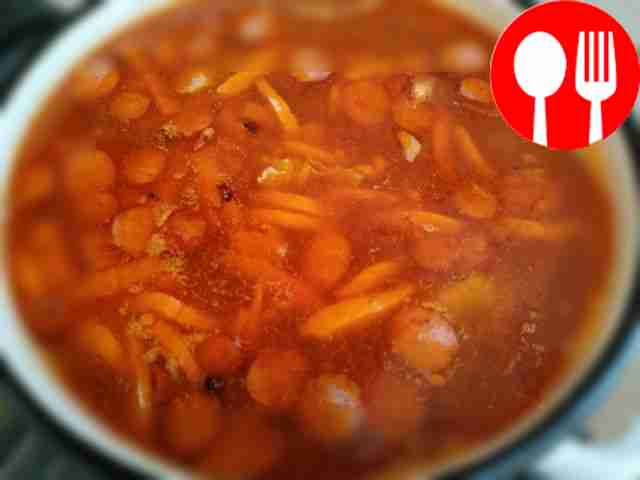 Солянка мясная с солеными огурцами