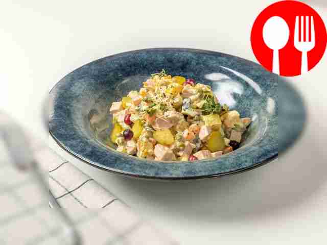 Оливье с докторской колбасой