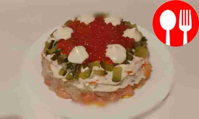 Изысканный салат с семгой