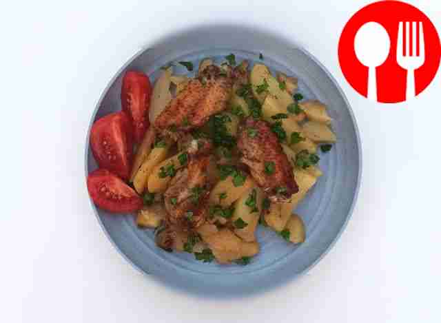 Запеченная курица с картофелем