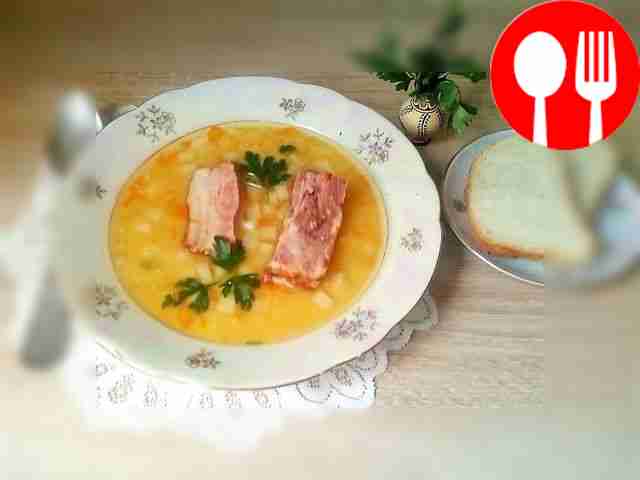 Гороховый суп с копчеными ребрами