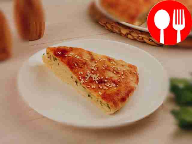 Лепёшка с сыром, зеленью и творогом