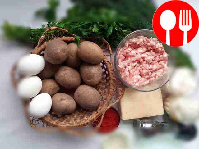 Очистите картофель и тщательно помойте его....