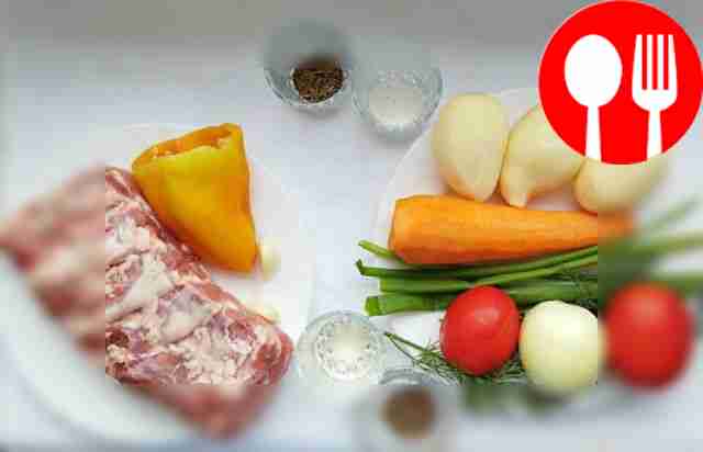 Вымойте мясо, нарежьте его на небольшие куски...