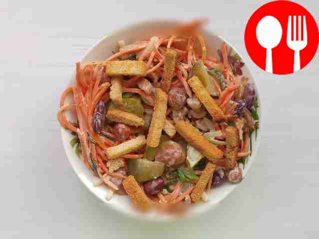 Быстрый салат с красной консервированной фасолью