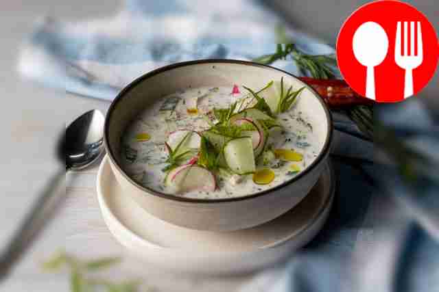 Огуречный суп с индейкой, йогуртом, мятой и чили