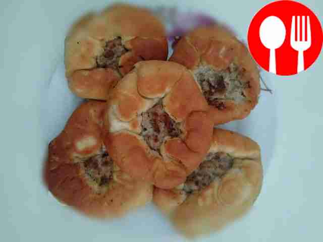 Беляши с говяжьим фаршем и луком