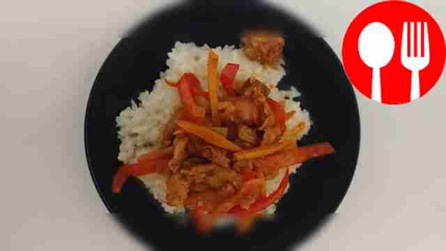 Пикантный рис с ананасом