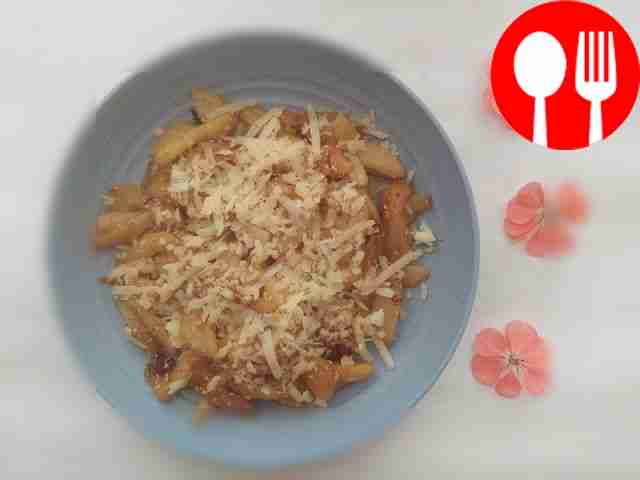 Грушевый салат с сыром и медом