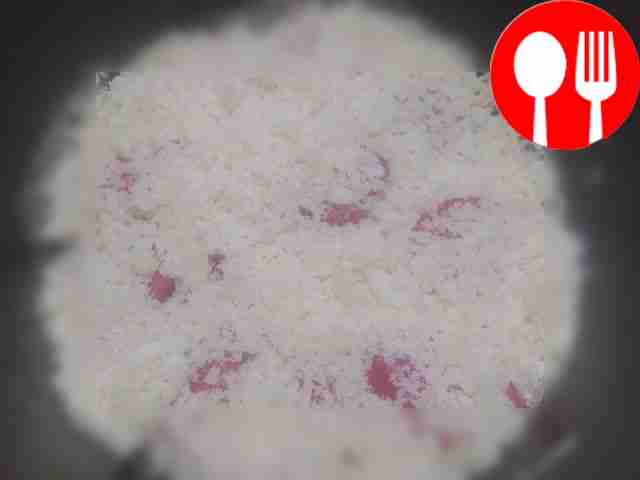 В форму, смазанную маслом, выложите капусту....